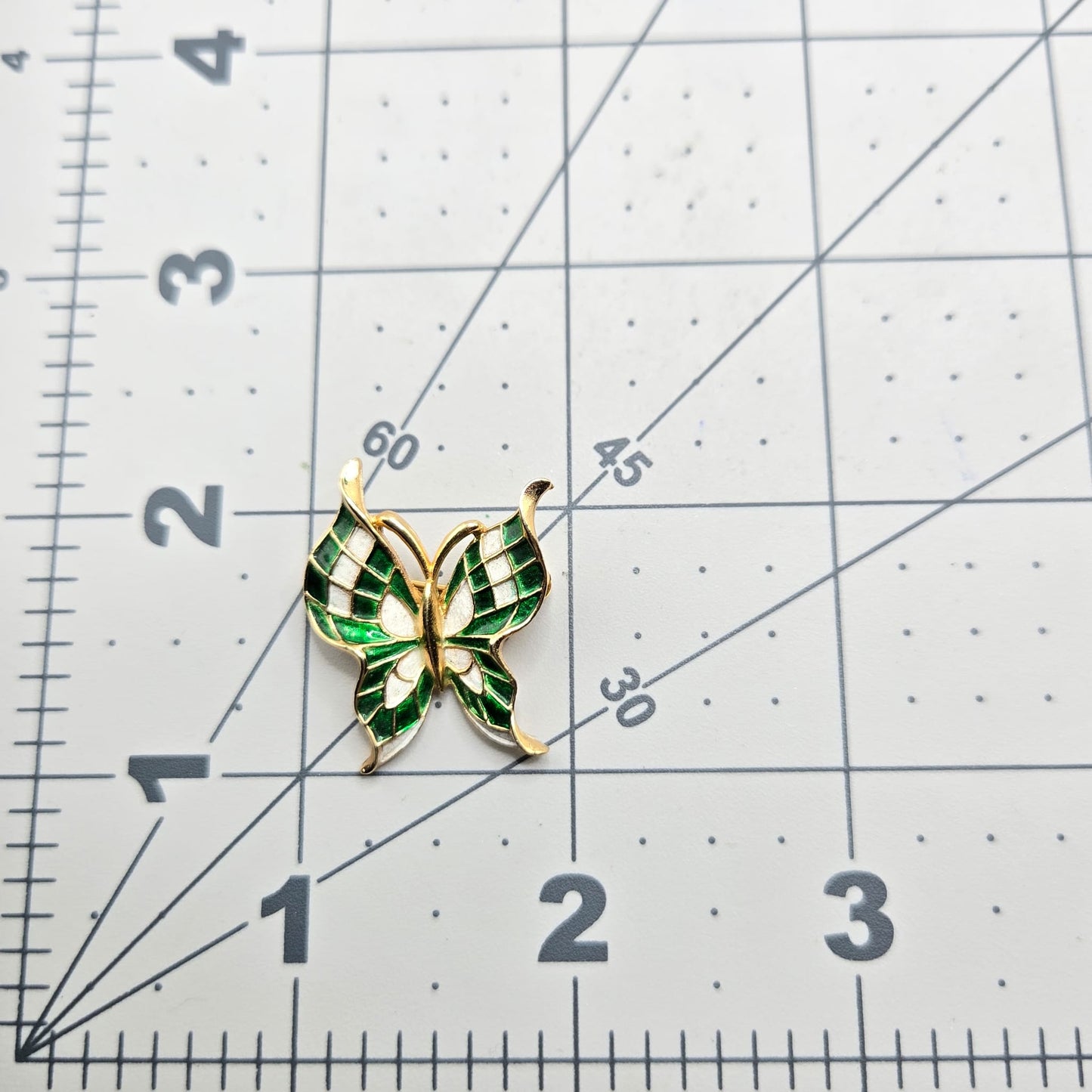 Vintage TRIFARI CROWN signed Butterfly green white enamel gold tone Brooch pin