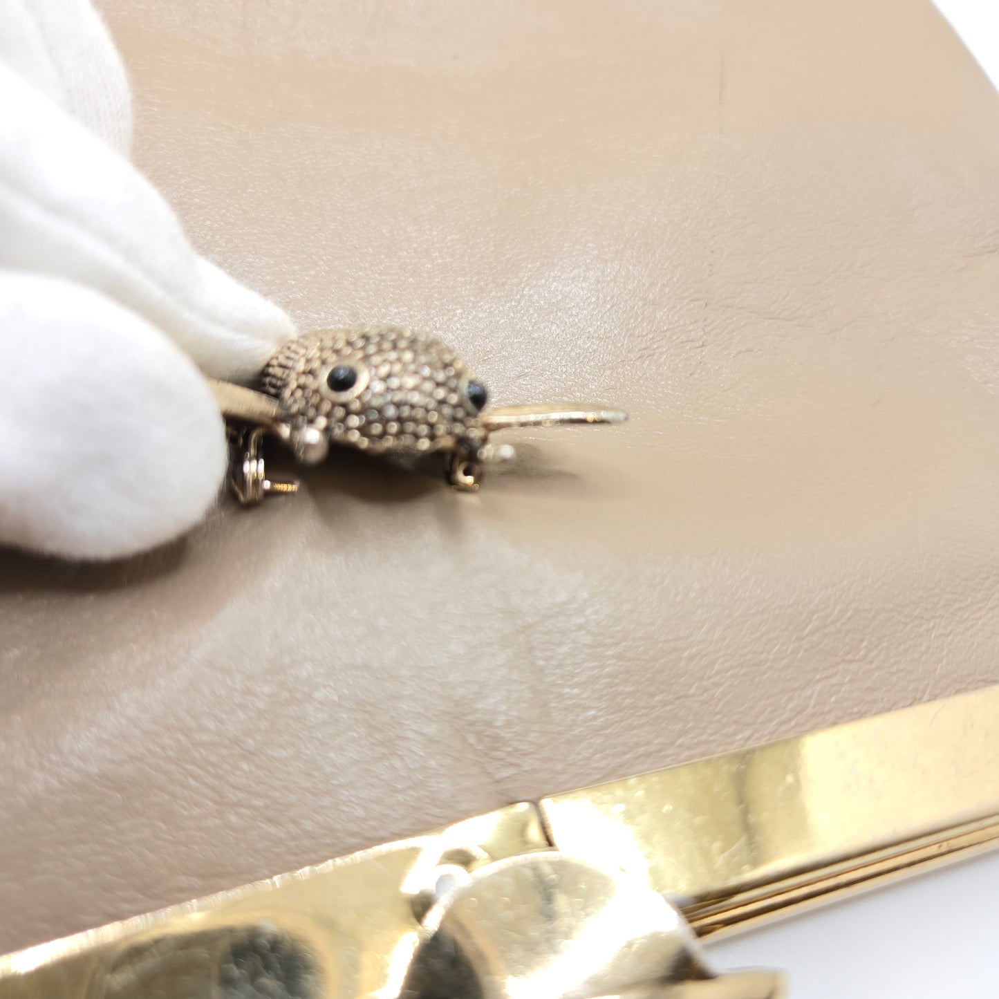 Vintage ETRA grey-brown leather clutch bag with antique silver shoulder chain and bee brooch pin