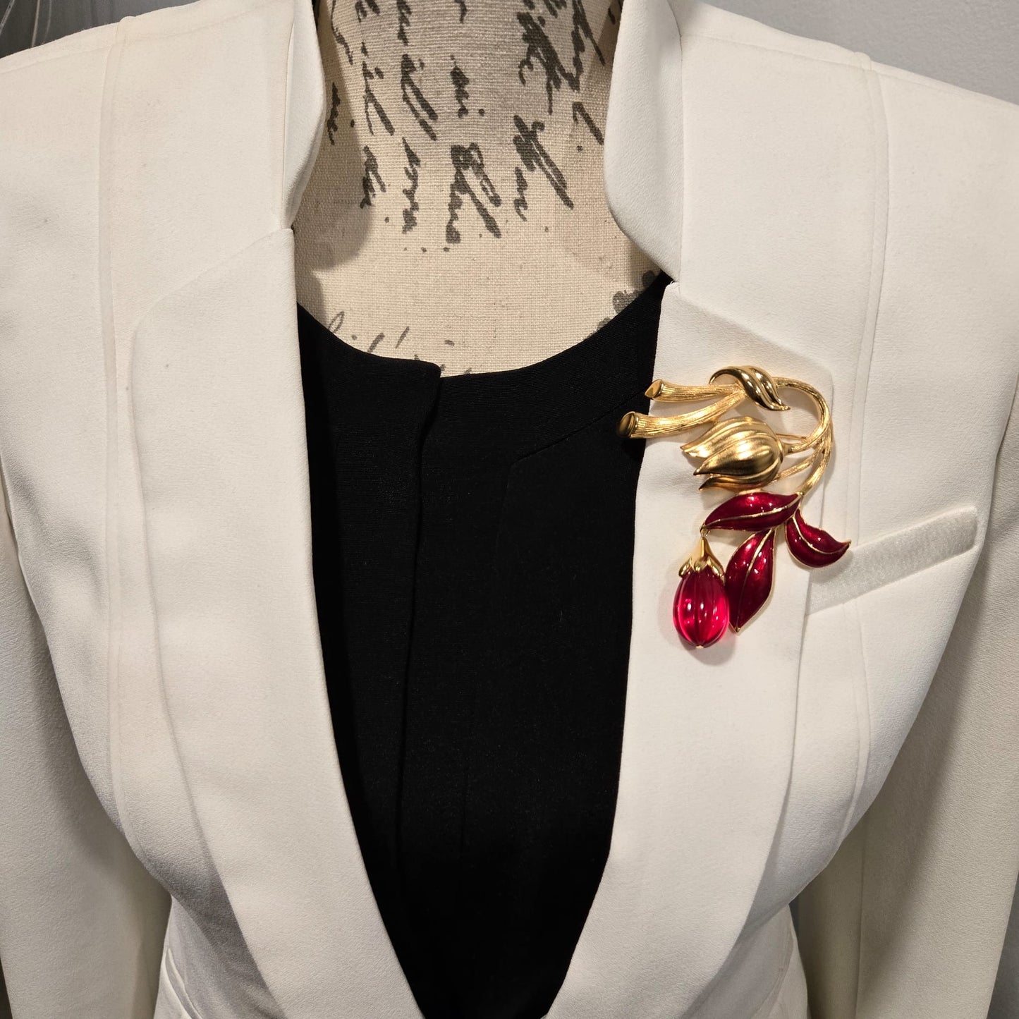 Vintage TRIFARI TM huge flower gold tone red enamel red lucite Dangle Brooch pin