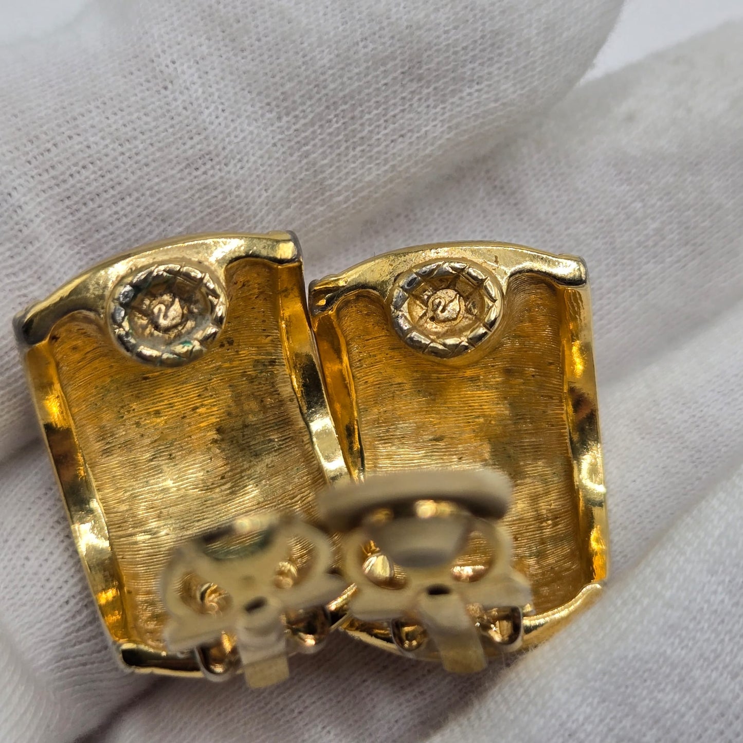 Vintage SWAROVSKI SWAN half hoop red enamel purple crystal gold tone Etruscan Clip On Earrings