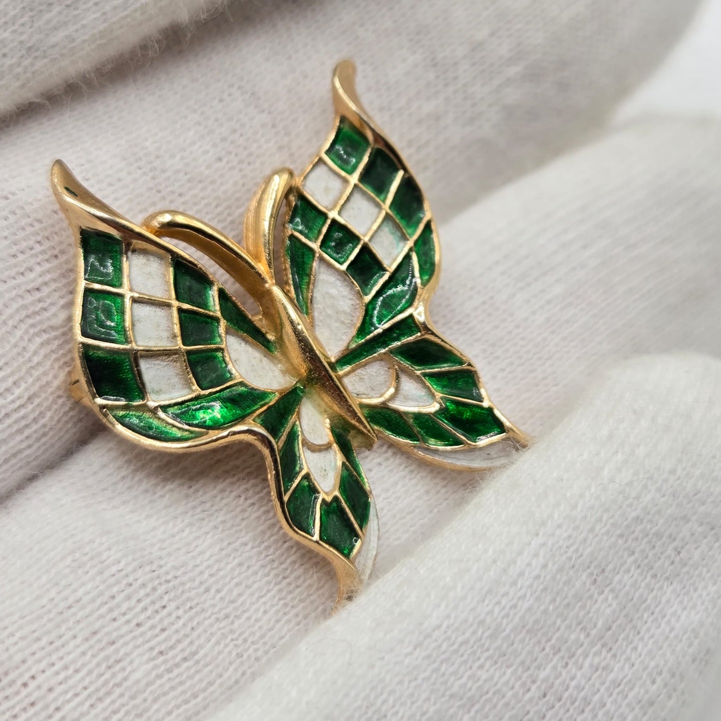Vintage TRIFARI CROWN signed Butterfly green white enamel gold tone Brooch pin