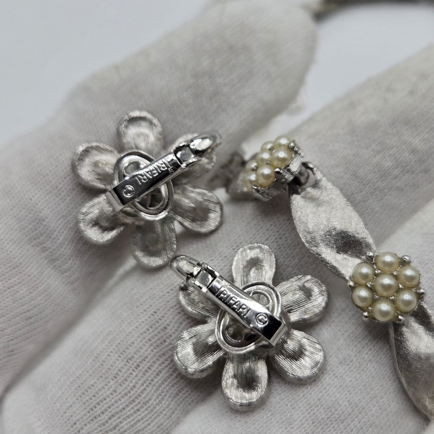 Vintage TRIFARI CROWN signed Ribbon Faux Pearls Brushed Silver tone Necklace and flower clip on earrings set
