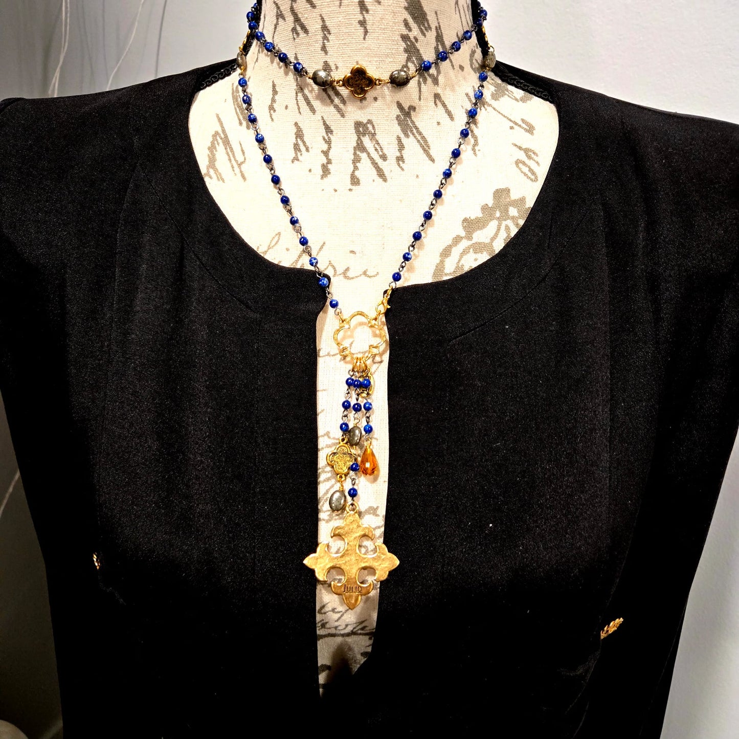 Vintage JULIO DESIGN Faux lapis lazuli beads Cross gold tone necklace