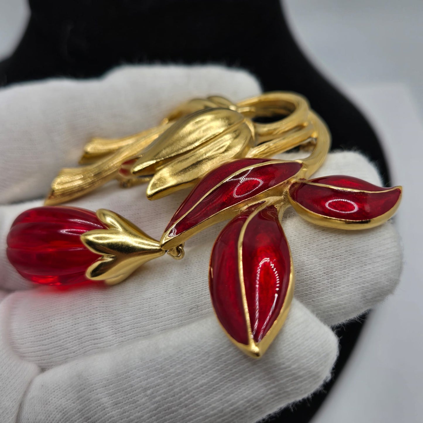 Vintage TRIFARI TM huge flower gold tone red enamel red lucite Dangle Brooch pin