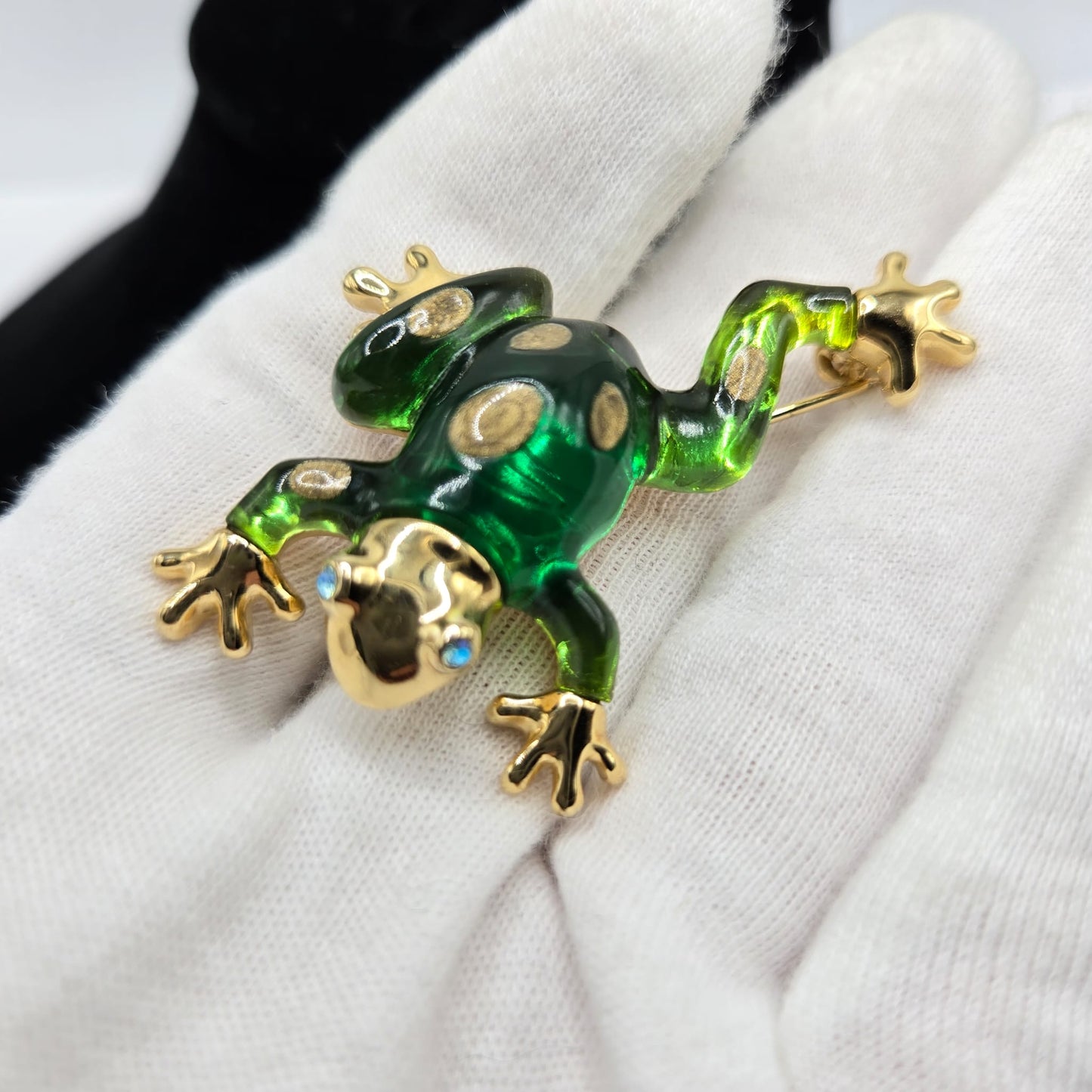Vintage ANNE KLEIN Frog green lucite gold tone blue eyes rhinestones brooch pin
