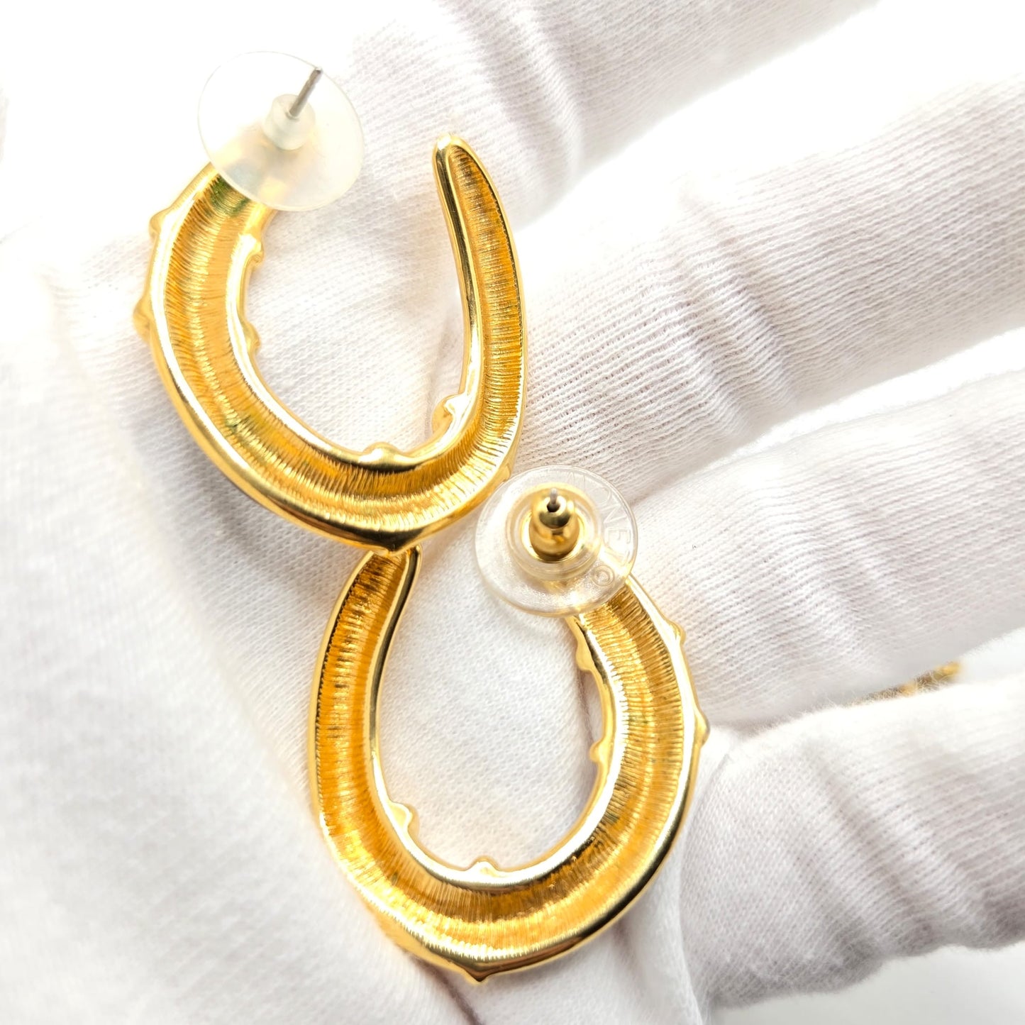 Vintage MONET navy blue and cream enamel gold tone chain necklace and earrings set designer runway