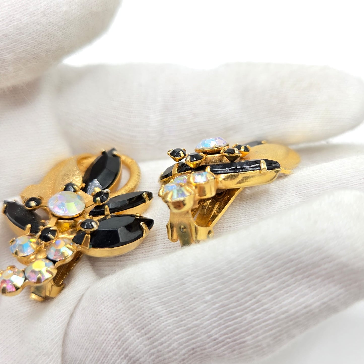 Vintage Juliana D & E Leaves Black Navettes and AB Rhinestones gold tone Brooch pin
and clip on earrings set