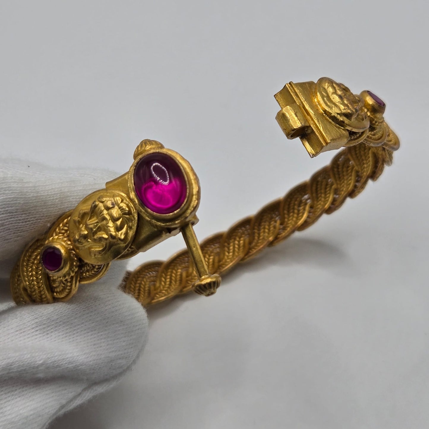 Vintage 925 Silver Temple Kada braided screw pink Cabochon gold tone bracelet