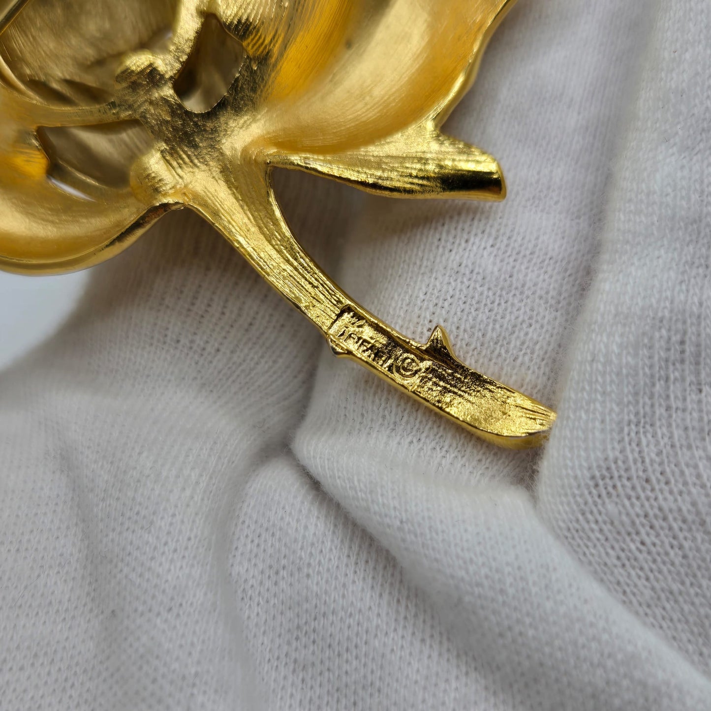 Vintage TRIFARI huge rose gold tone brooch pin