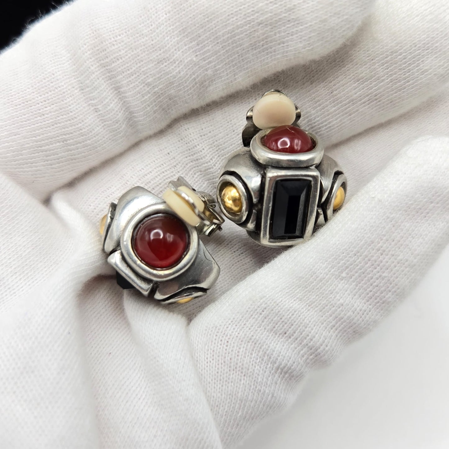 Vintage FAHRENHEIT Mixed Metal red black Cabochon Modernist  silver tone Clip on Earrings