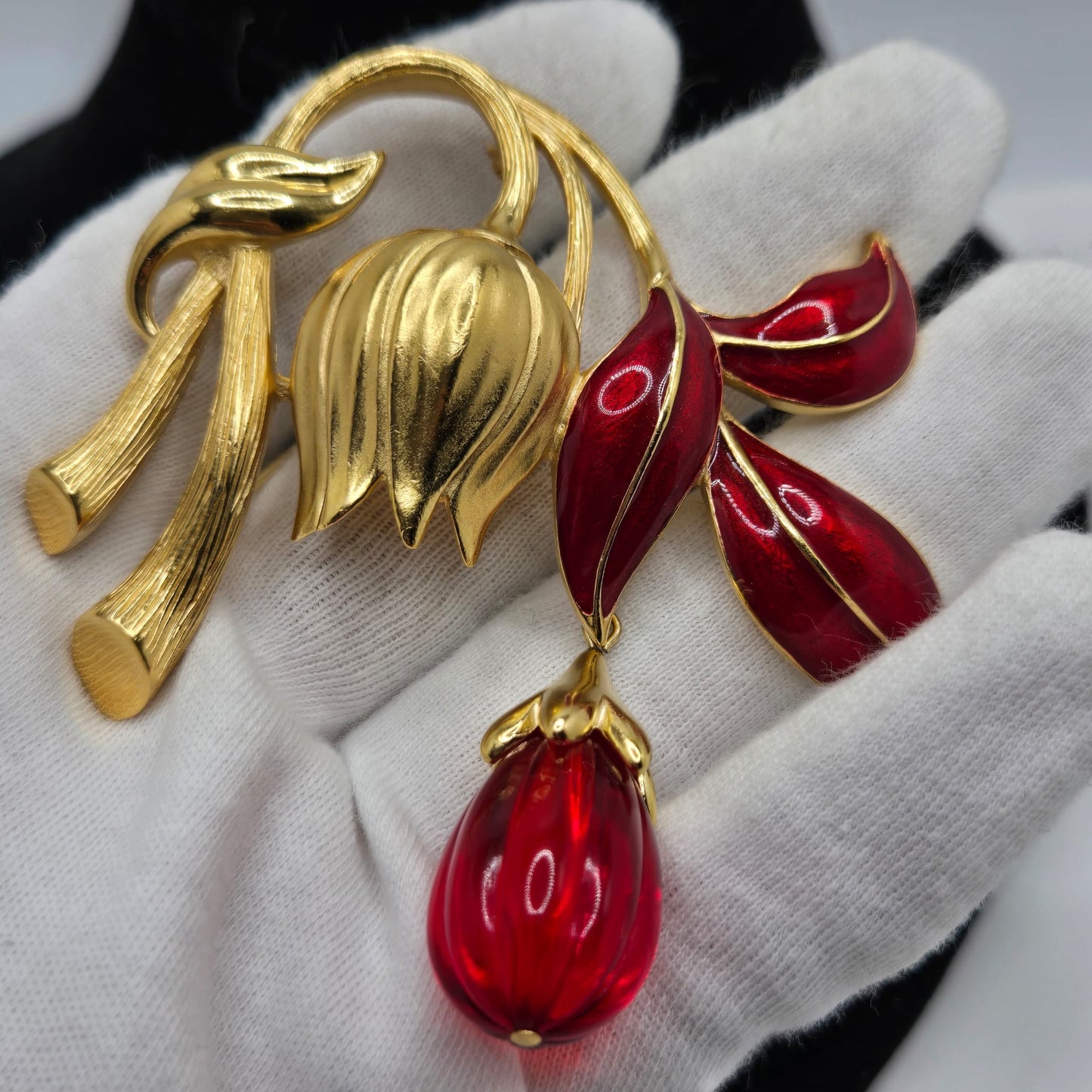 Vintage TRIFARI TM huge flower gold tone red enamel red lucite Dangle Brooch pin