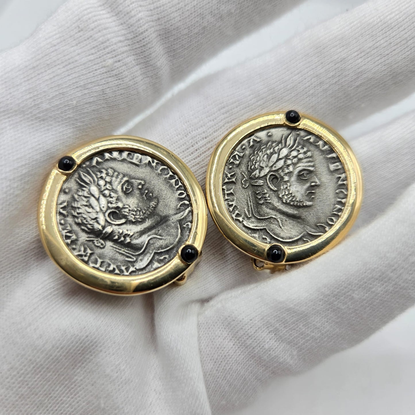Vintage CAROLEE  Round Roman coin black Cabochon gold tone designer runway clip on earrings