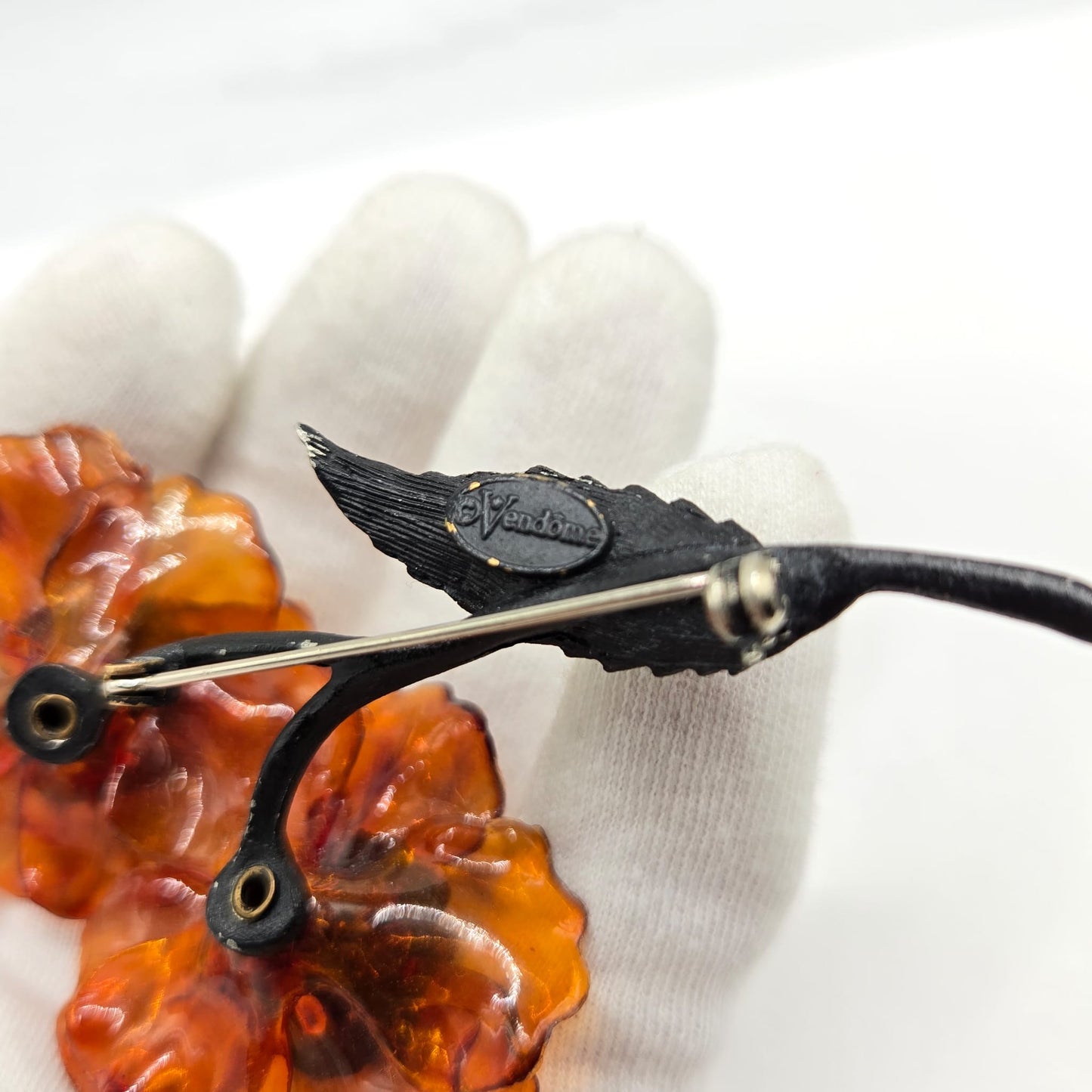 Vintage VENDOME signed huge Amber Lucite Flower rhinestones black Brushed enamel Brooch pin