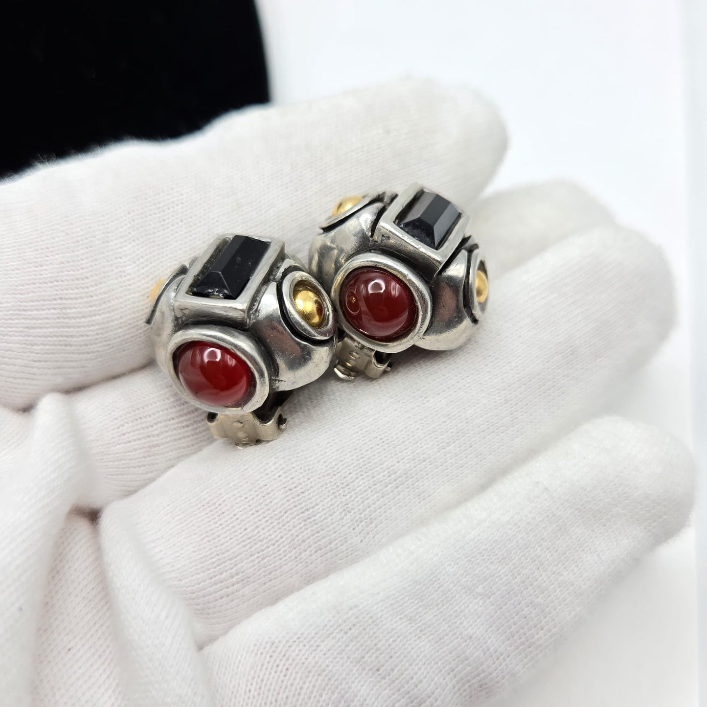 Vintage FAHRENHEIT Mixed Metal red black Cabochon Modernist  silver tone Clip on Earrings