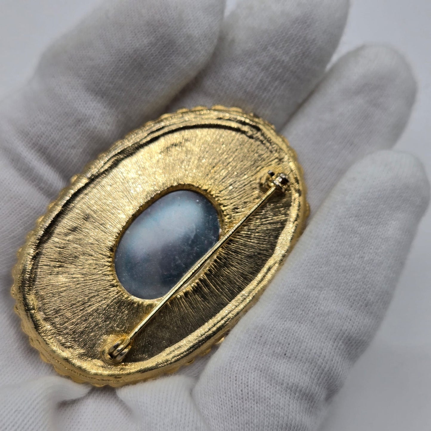 Vintage Etruscan designer runway large green Cabochon gold tone brooch pin