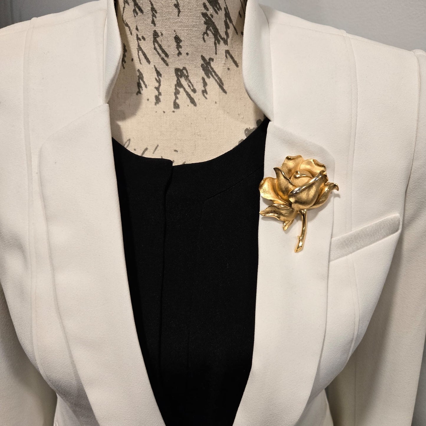 Vintage TRIFARI huge rose gold tone brooch pin