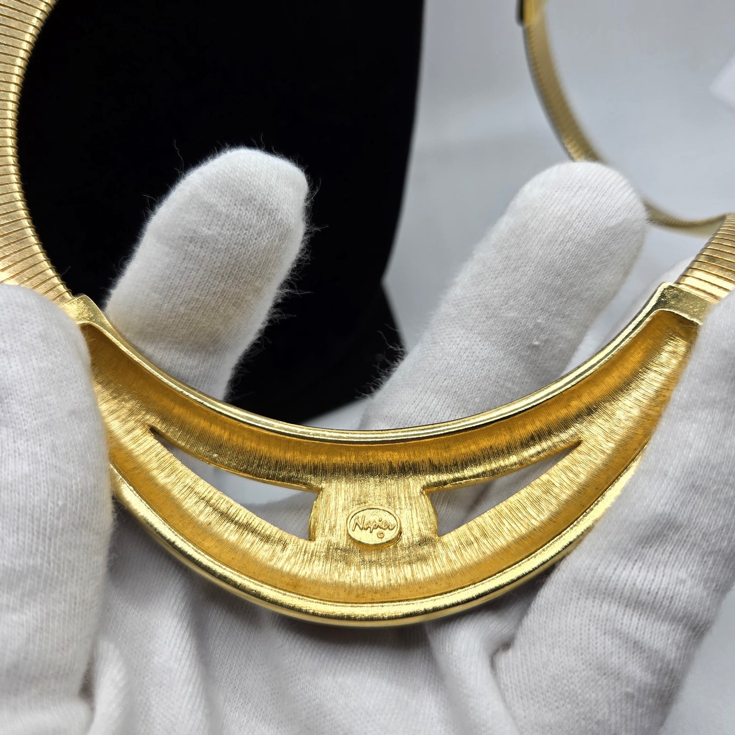 Vintage NAPIER Navy Blue Jelly Belly Cabochon Gold-Tone Enamel Choker Necklace Statement Jewelry