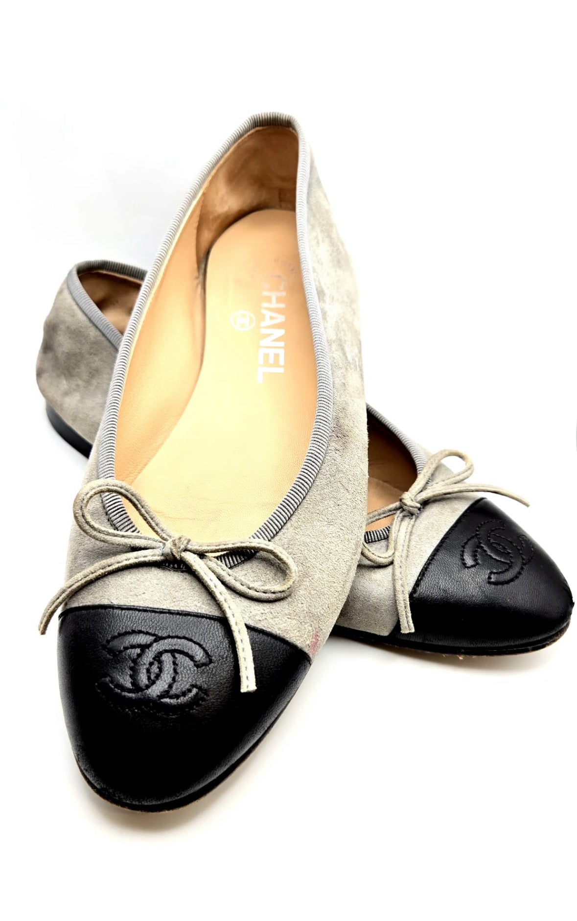 Vintage CHANEL Cap Toe CC Ballet Flats Bow Logo Grey and Black Lambskin Size 37