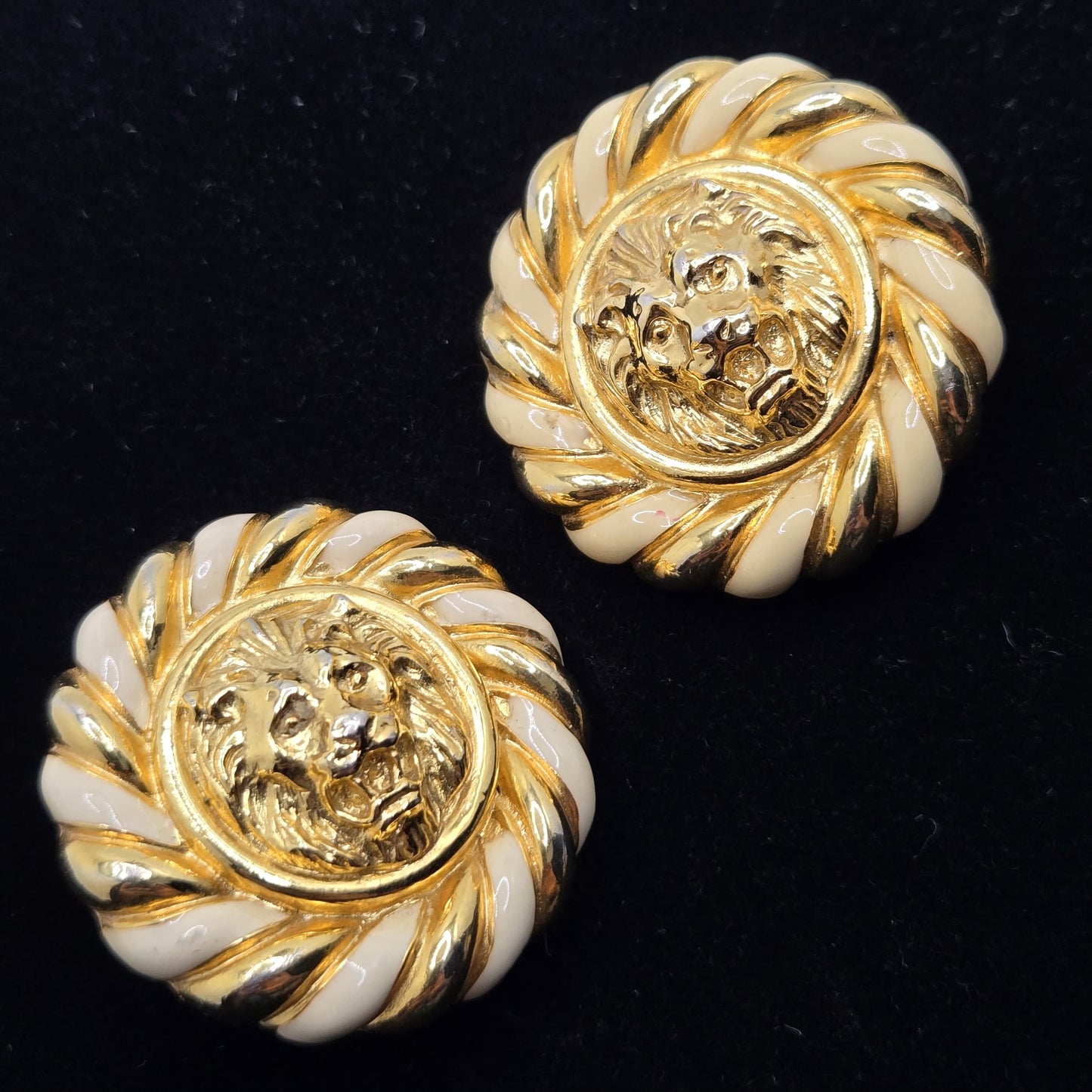 Vintage Anne Klein Lion Head Clip-On Earrings Large Round Cream Enamel Gold Tone Statement