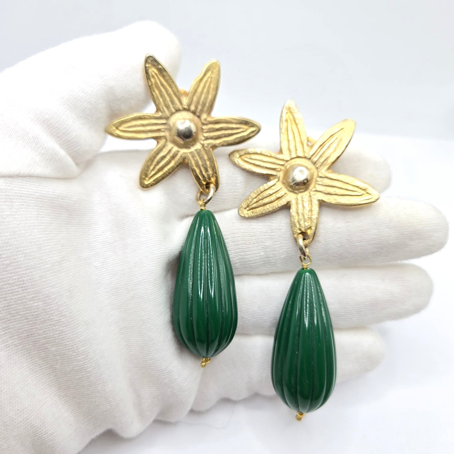 Vintage Huge Designer Runway Gold tone Flower Green Lucite Dangle Clip on Earrings