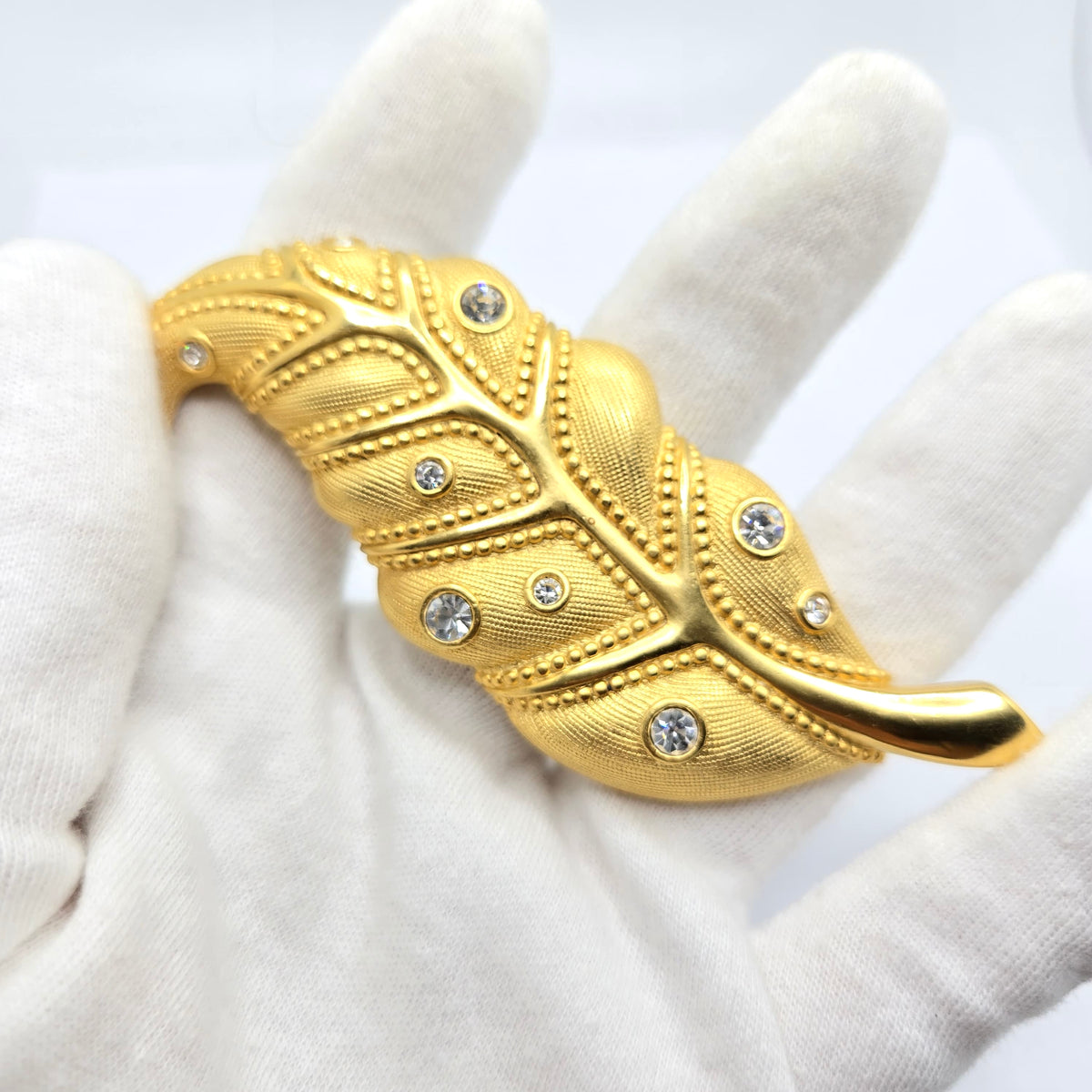 Vintage SWAROVSKI SWAN Large Leaf Brushed Gold Tone Brooch Pin Swarovski Crystals