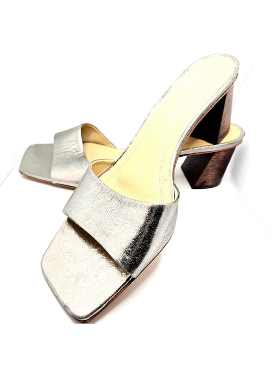 MARI GIUDICELLI  Carmen Silver Leather Sandals Size 40