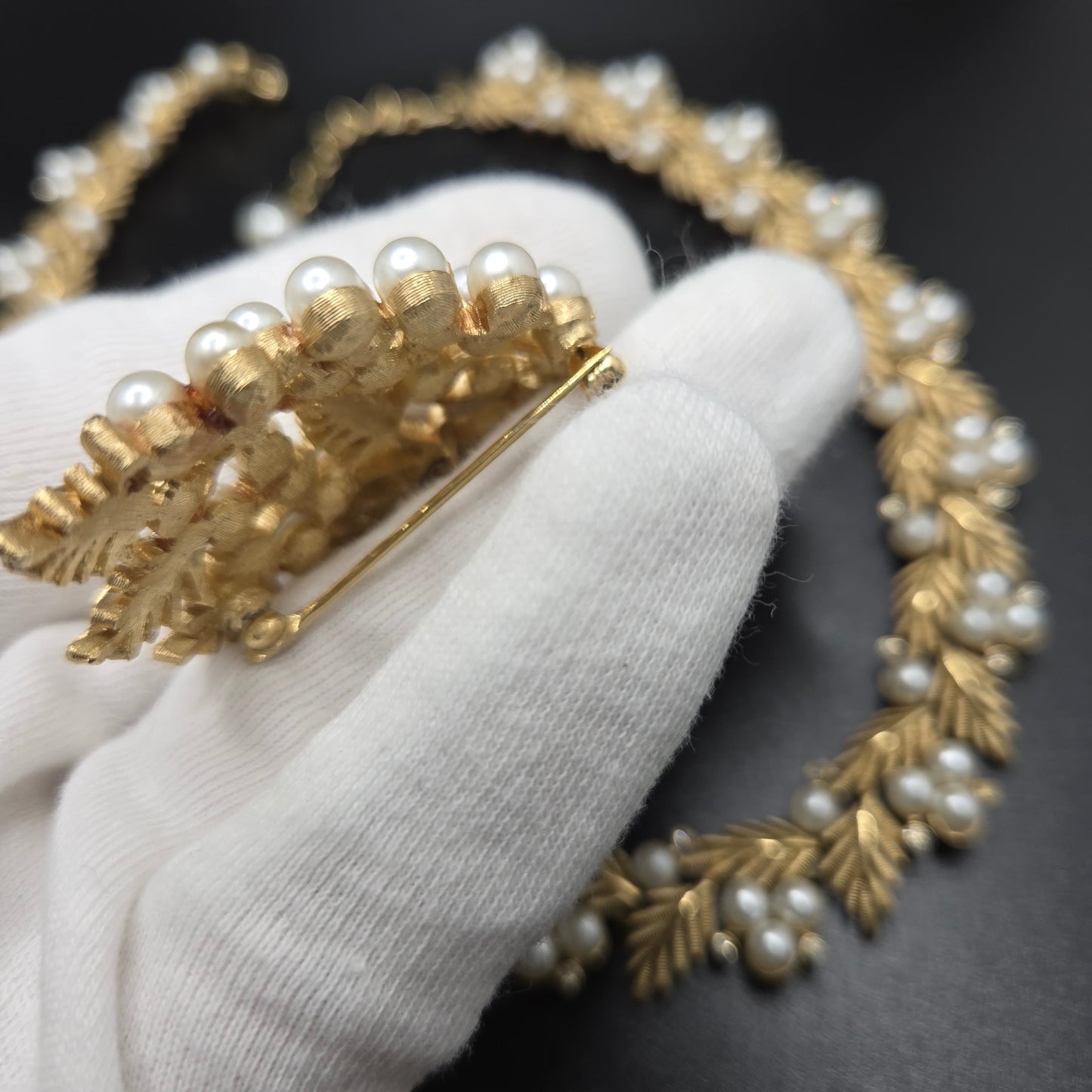 Vintage Very Rare TRIFARI Leaves Rhinestone Faux Pearl Brushed Gold-Tone Necklace, Bracelet & Brooch Pin Set