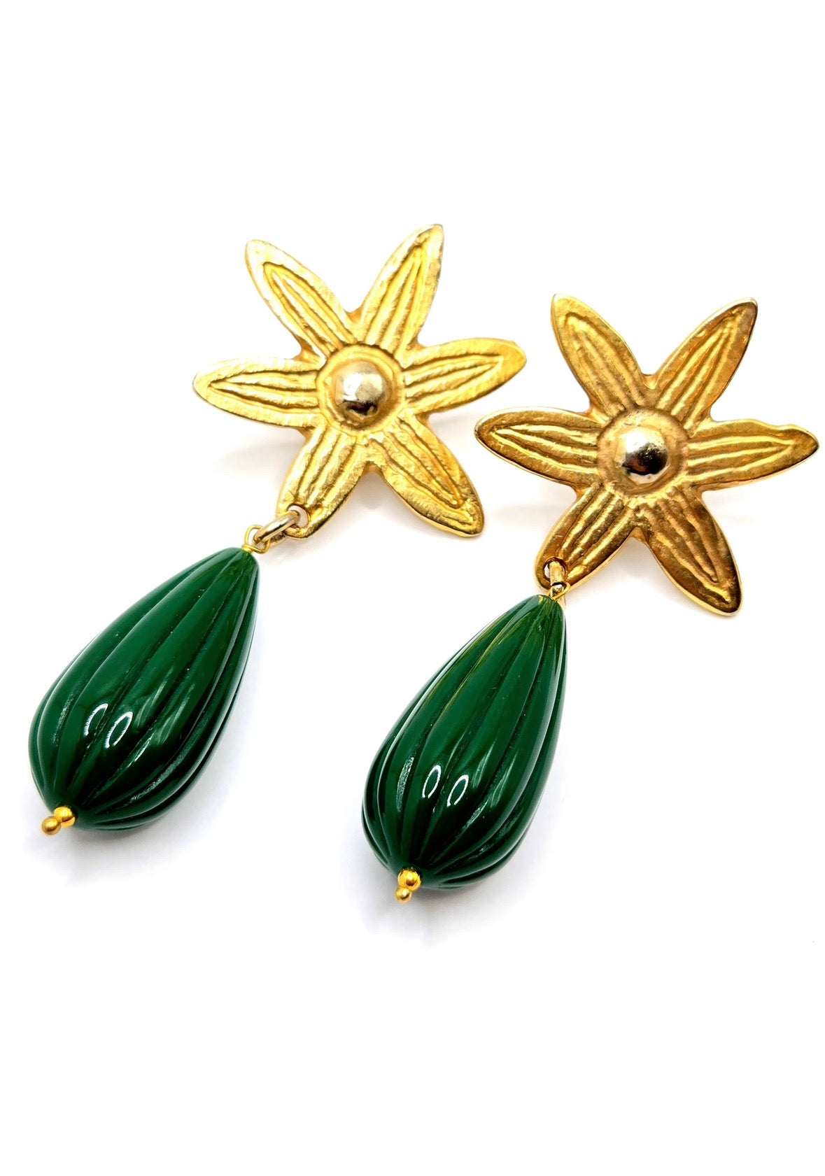 Vintage Huge Designer Runway Gold tone Flower Green Lucite Dangle Clip on Earrings