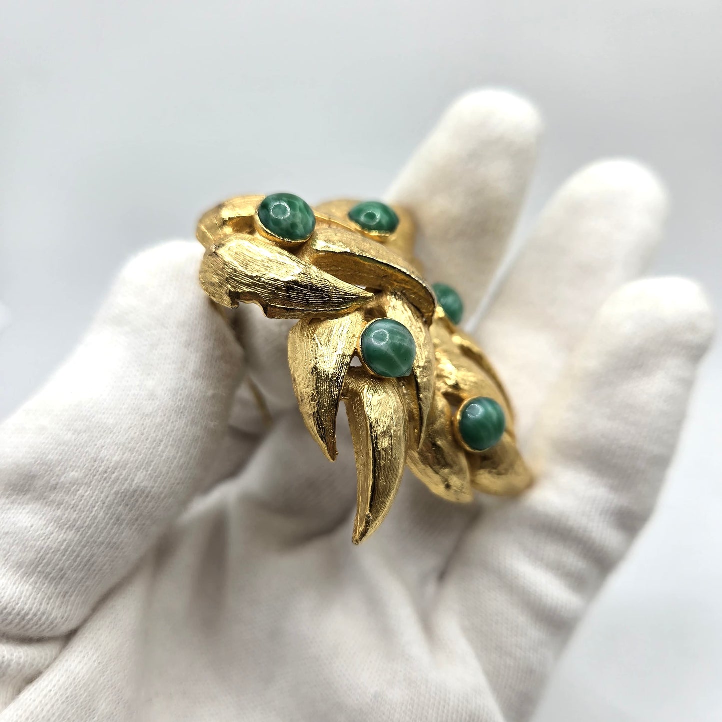 Vintage Designer Runway Beautiful Gold tone with green Faux Jade Brooch Pin