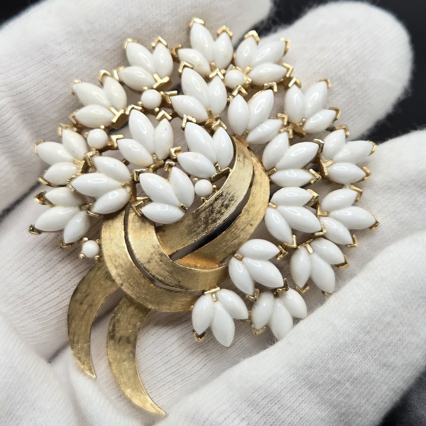 Vintage TRIFARI crown white milk glass flowers gold tone ribbon design Brooch pin
