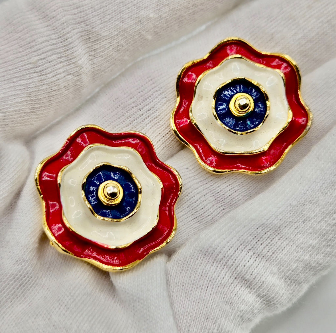 Vintage MARVELLA Patriotic Red White Blue Enamel gold tone clip on earrings