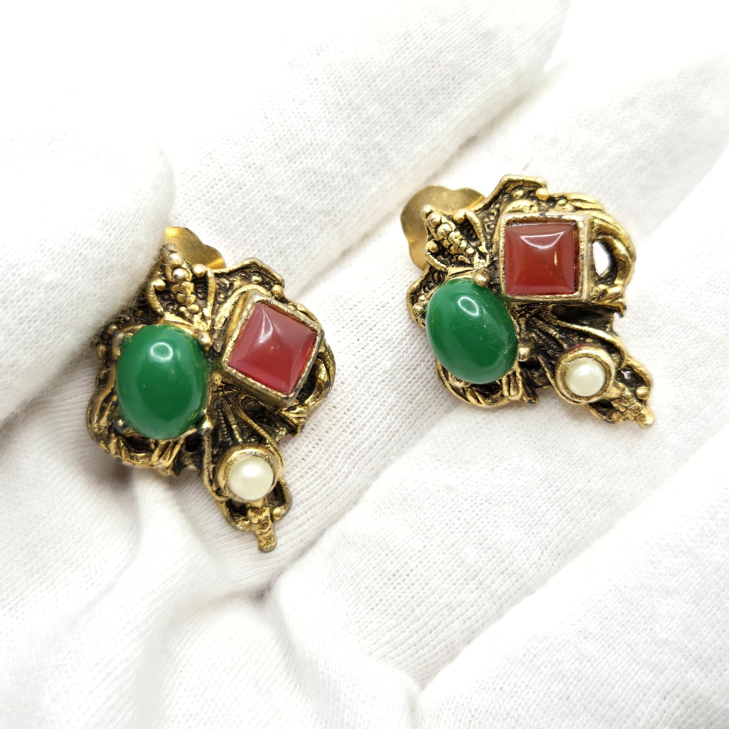 Vintage green red cabochon gold tone unique Designer Runway Clip on Earrings