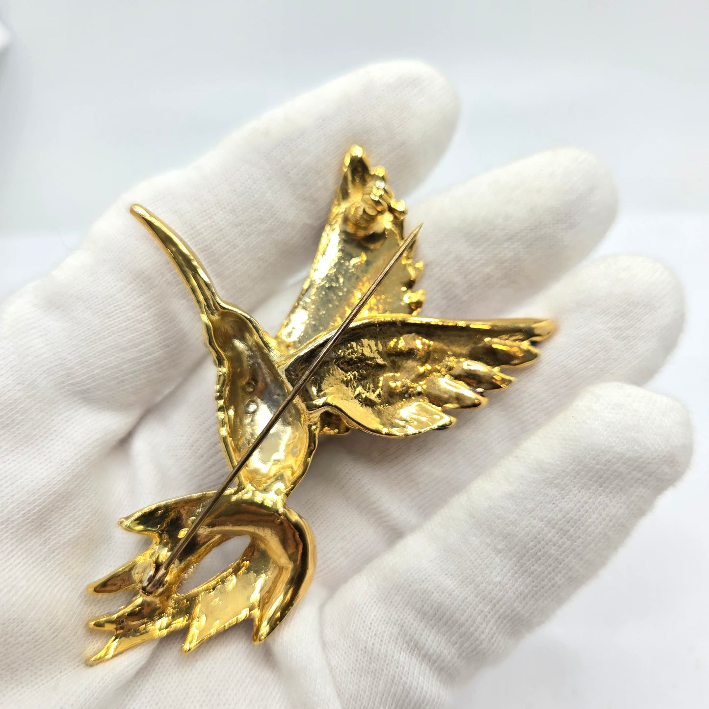 Vintage Beautiful HUMMINGBIRD Red Blue Green Purple Enameled  Rhinestones Gold tone Brooch Pin