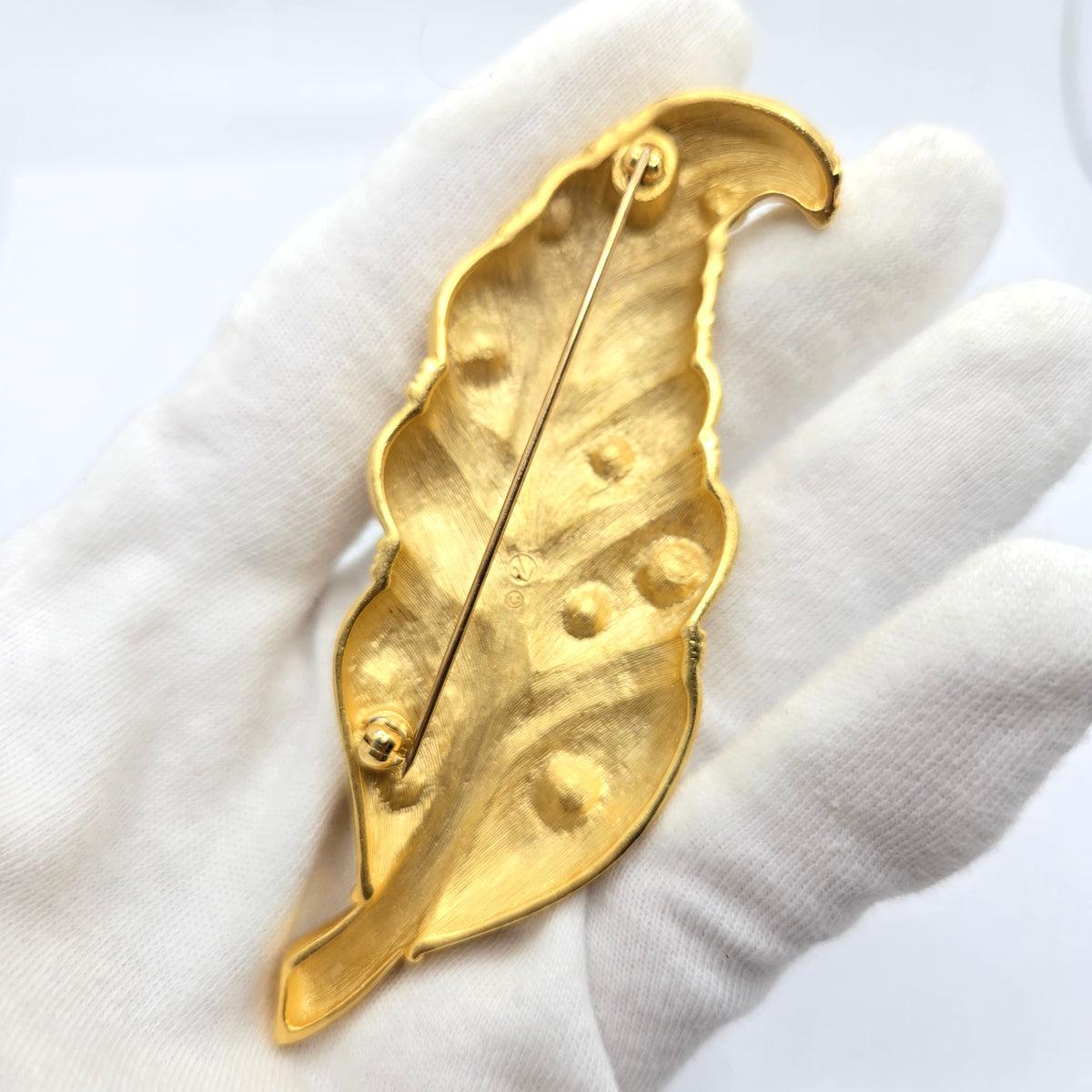 Vintage SWAROVSKI SWAN Large Leaf Brushed Gold Tone Brooch Pin Swarovski Crystals