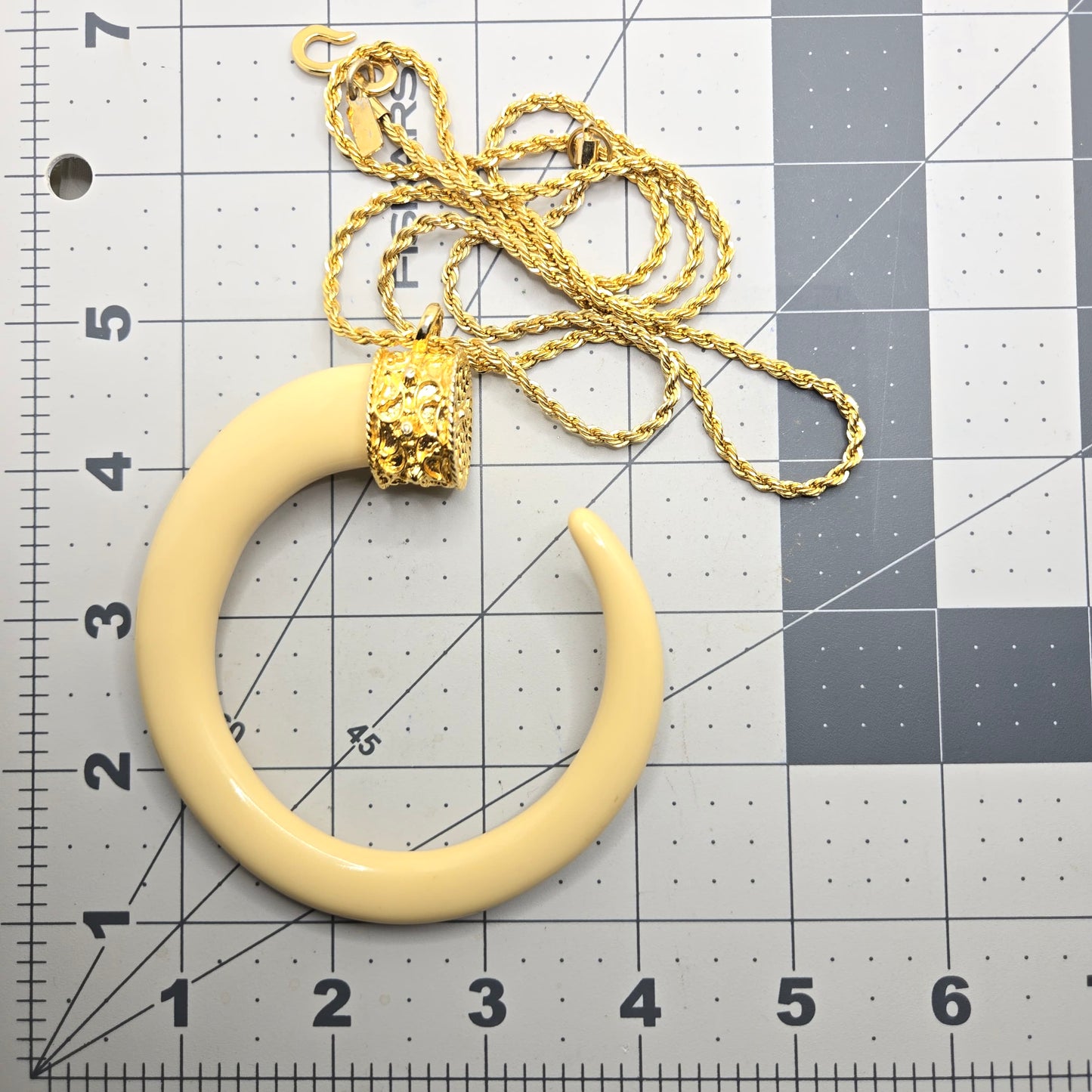 Vintage KENNETH LANE Cream Resin Tusk Pendant Gold Tone Chain Necklace