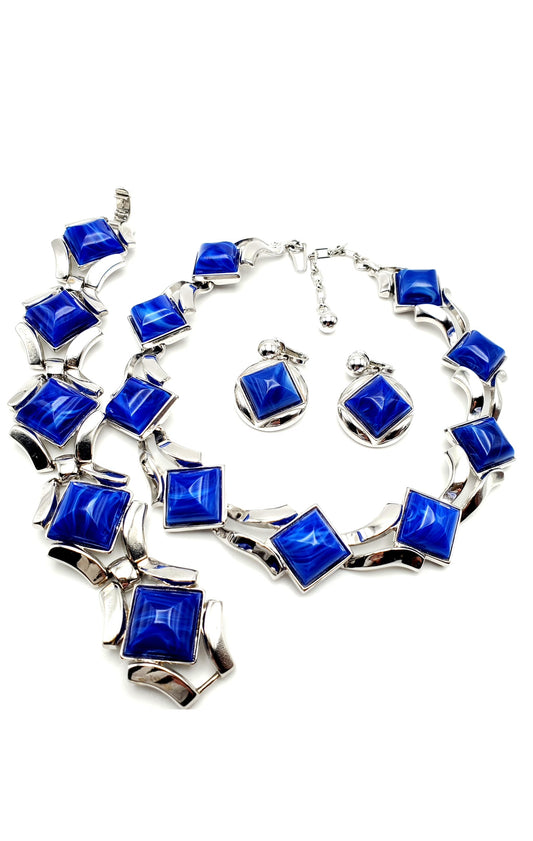 Vintage TRIFARI CROWN Signed Square Blue Lucite,Silver Tone Chunky Choker Necklace, Bracelet and Clip on Earrings Set