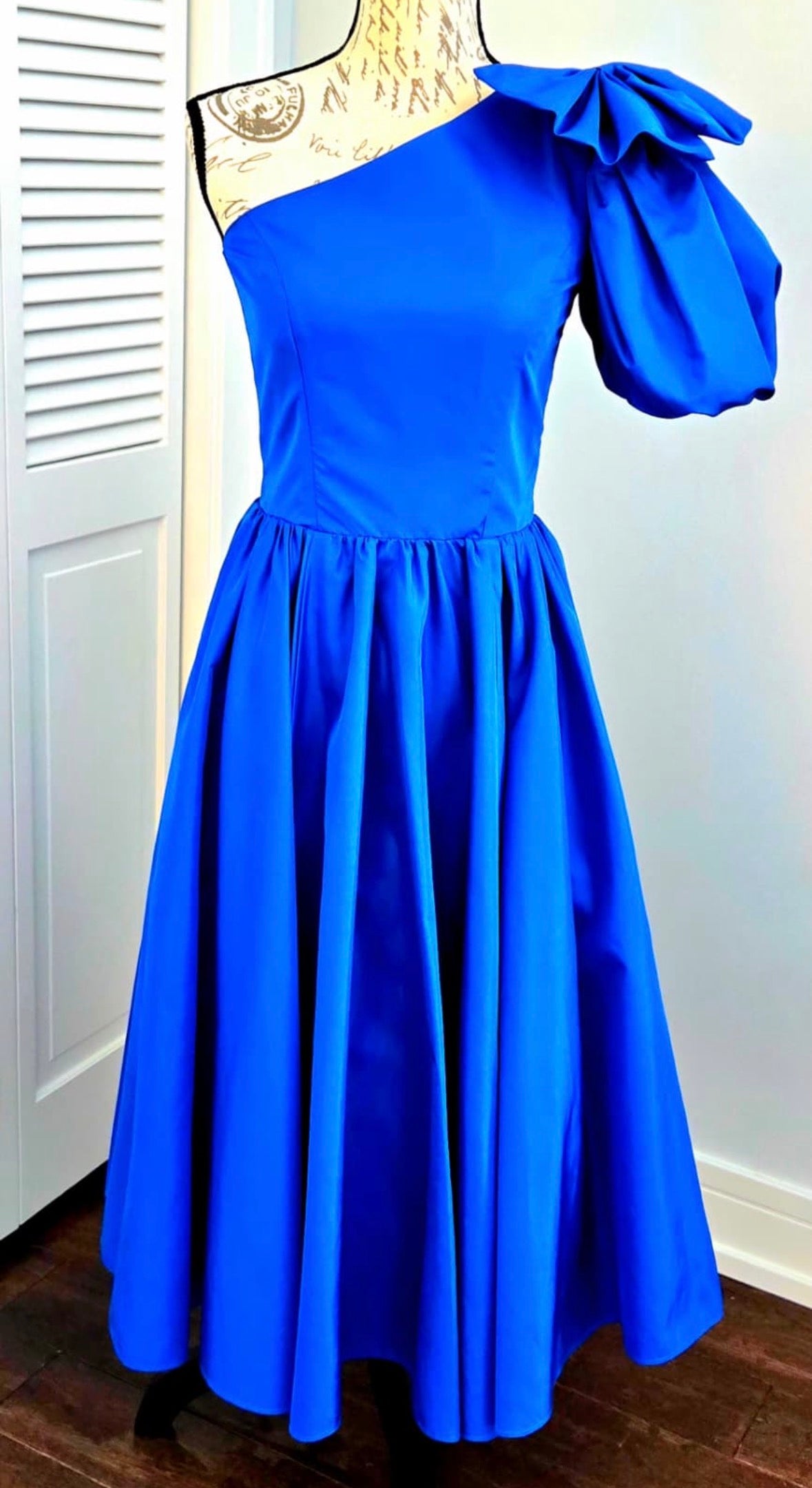 Vintage What's UP BY CAROL Royal blue, off one shoulder with a bow on one side dress