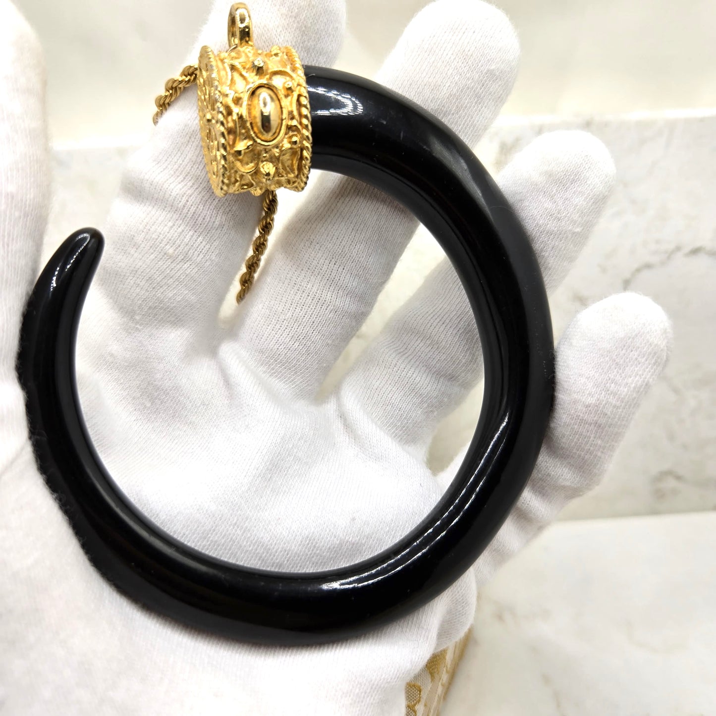 Vintage KENNETH LANE Black Resin Tusk Pendant Gold Tone Chain Necklace