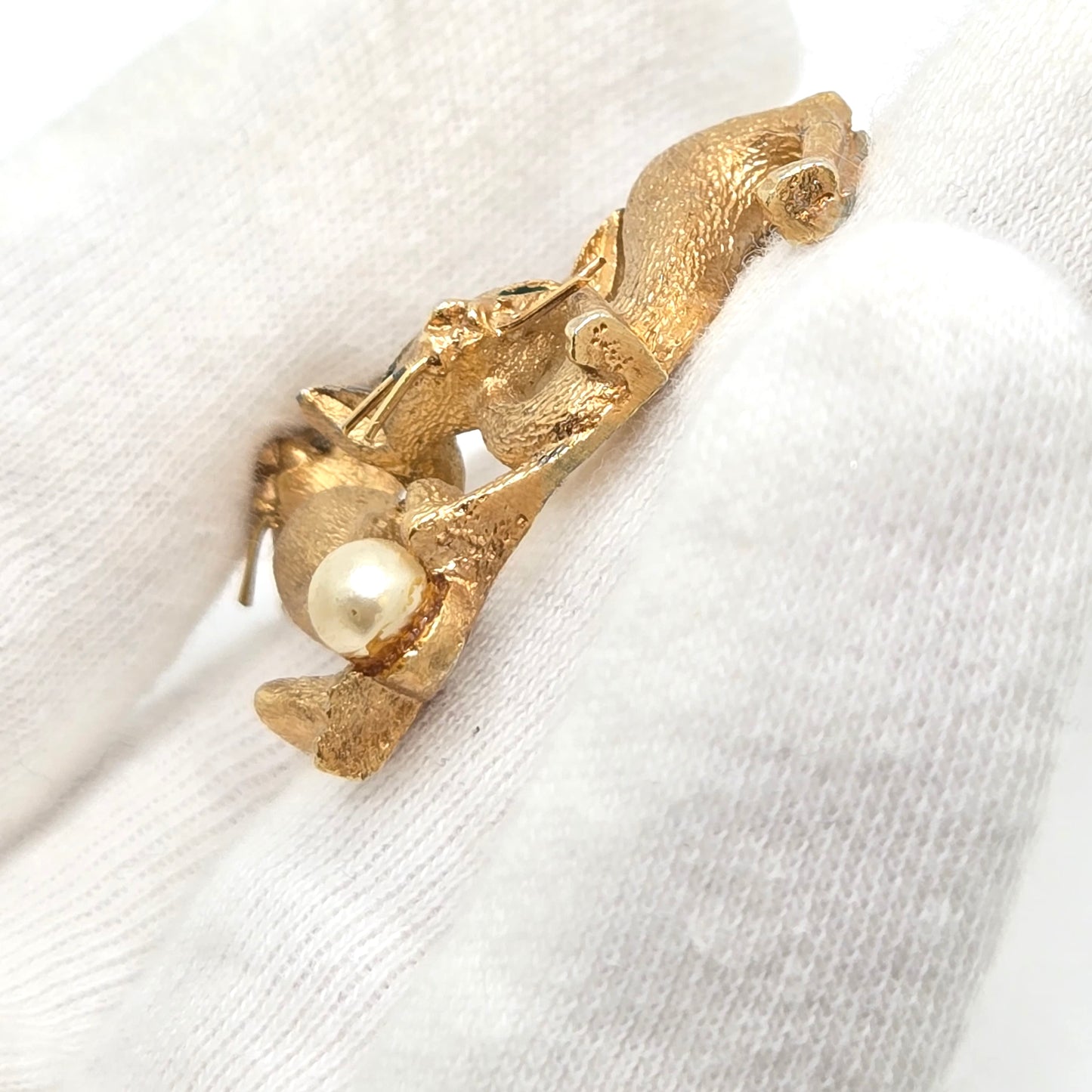 Vintage MARCEL BOUCHER Siamese Cats Gold Tone Green Enamel Eyes Brooch Pin