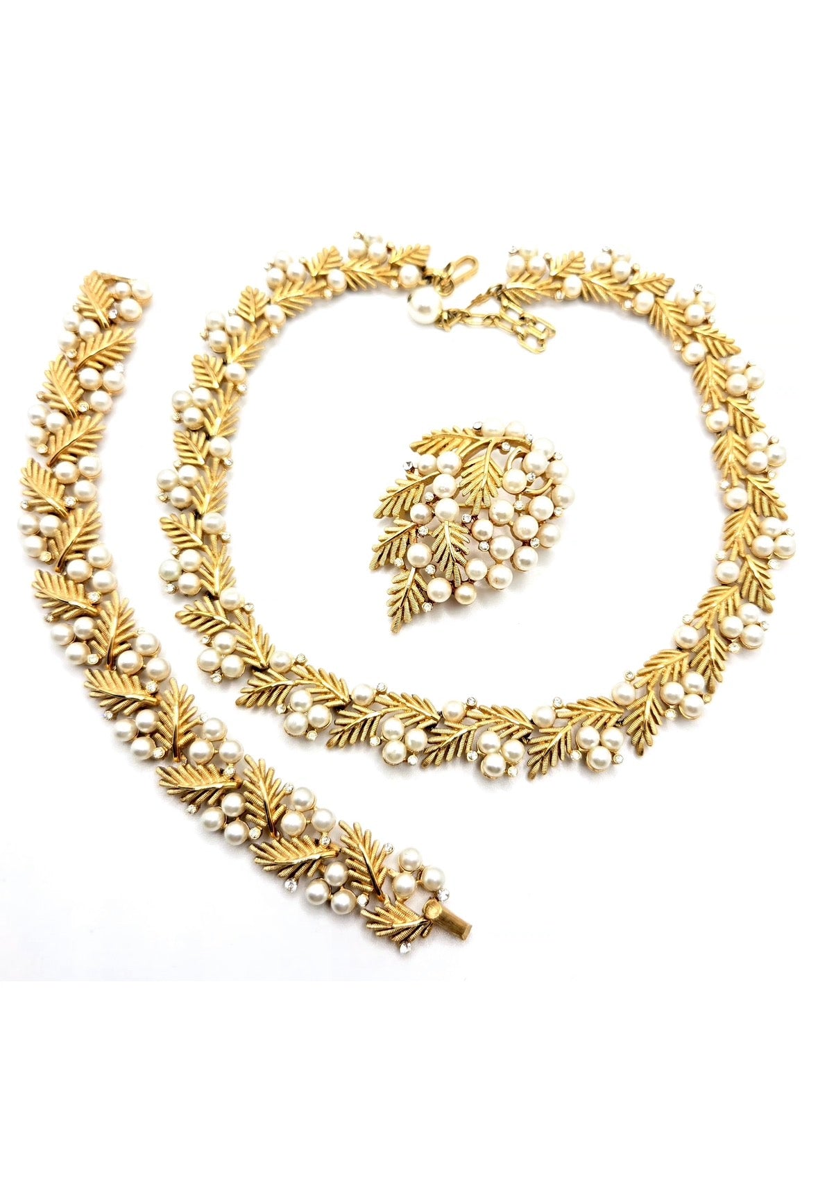 Vintage Very Rare TRIFARI Leaves Rhinestone Faux Pearl Brushed Gold-Tone Necklace, Bracelet & Brooch Pin Set