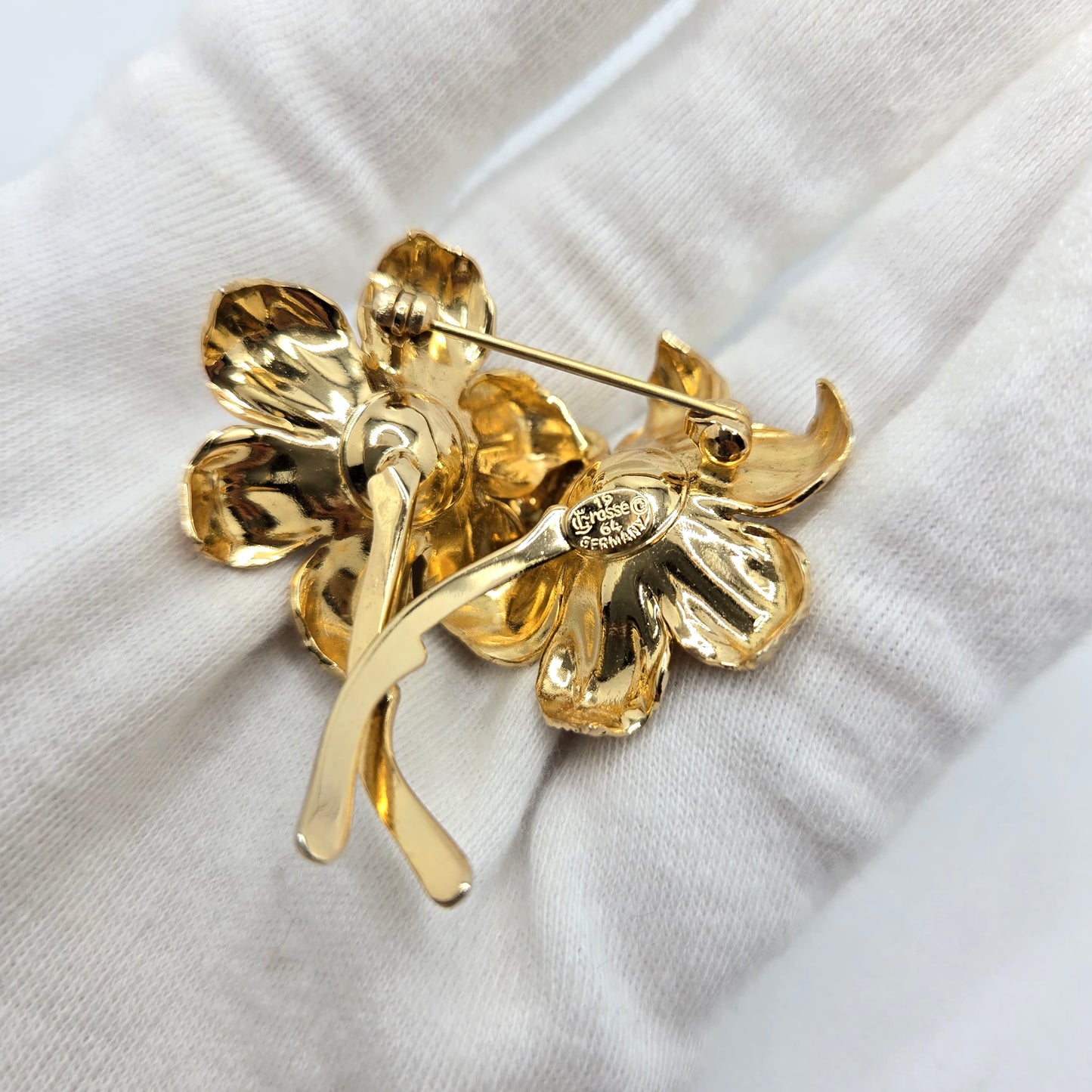 Vintage GROSSE 1964 for Christian Dior Gold Tone Double Flower Faux White & Black Pearl Brooch Pin