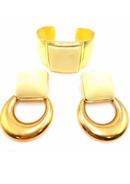 Vintage AVON Cream square lucite gold tone bracelet and clip on earrings set designer runway