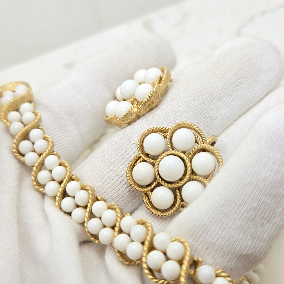 Vintage Crown TRIFARI White Lucite Gold Tone Choker Necklace and Clip On Earrings Set