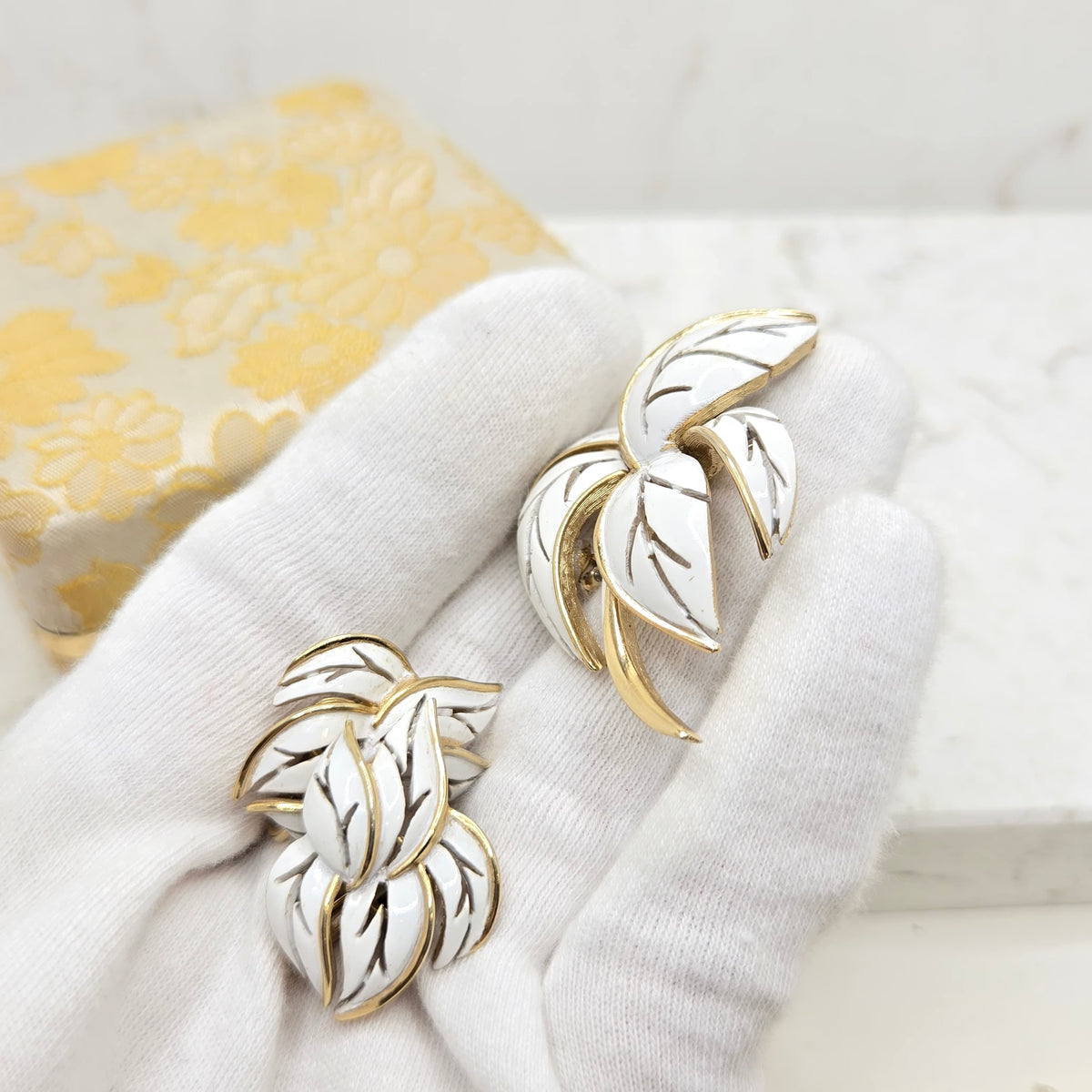 Vintage Trifari Crown White Enamel Leaf Gold Tone Brooch Pin Clip On Earrings Set