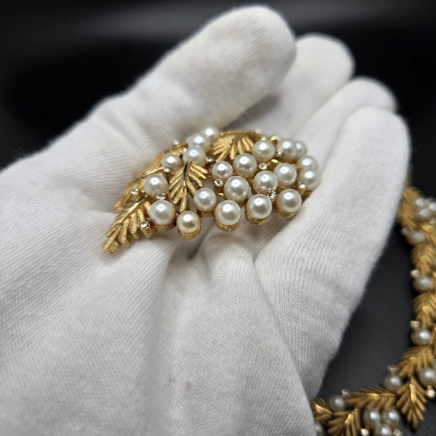 Vintage Very Rare TRIFARI Leaves Rhinestone Faux Pearl Brushed Gold-Tone Necklace, Bracelet & Brooch Pin Set