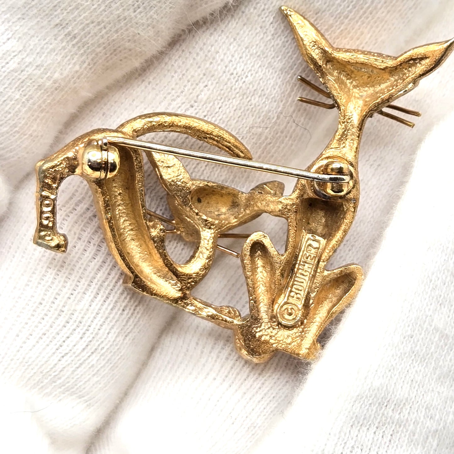 Vintage MARCEL BOUCHER Siamese Cats Gold Tone Green Enamel Eyes Brooch Pin
