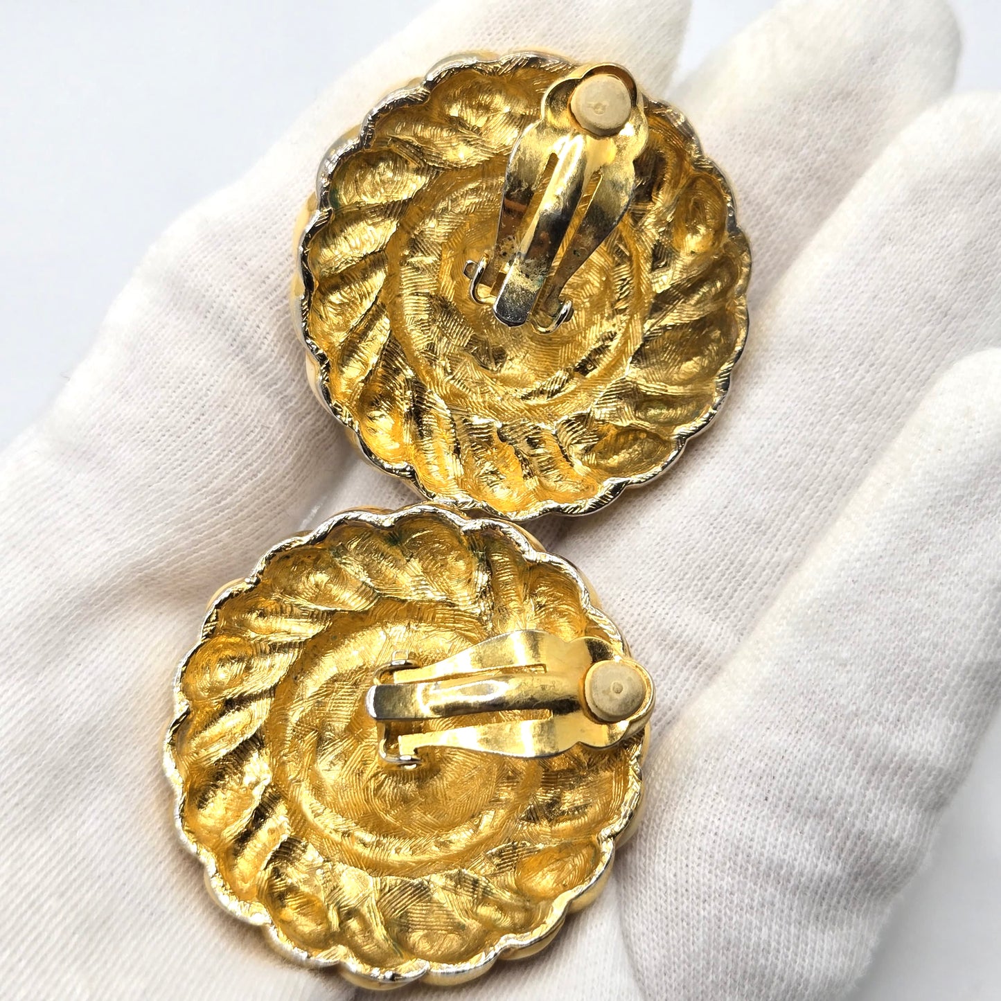 Vintage Anne Klein Lion Head Clip-On Earrings Large Round Cream Enamel Gold Tone Statement