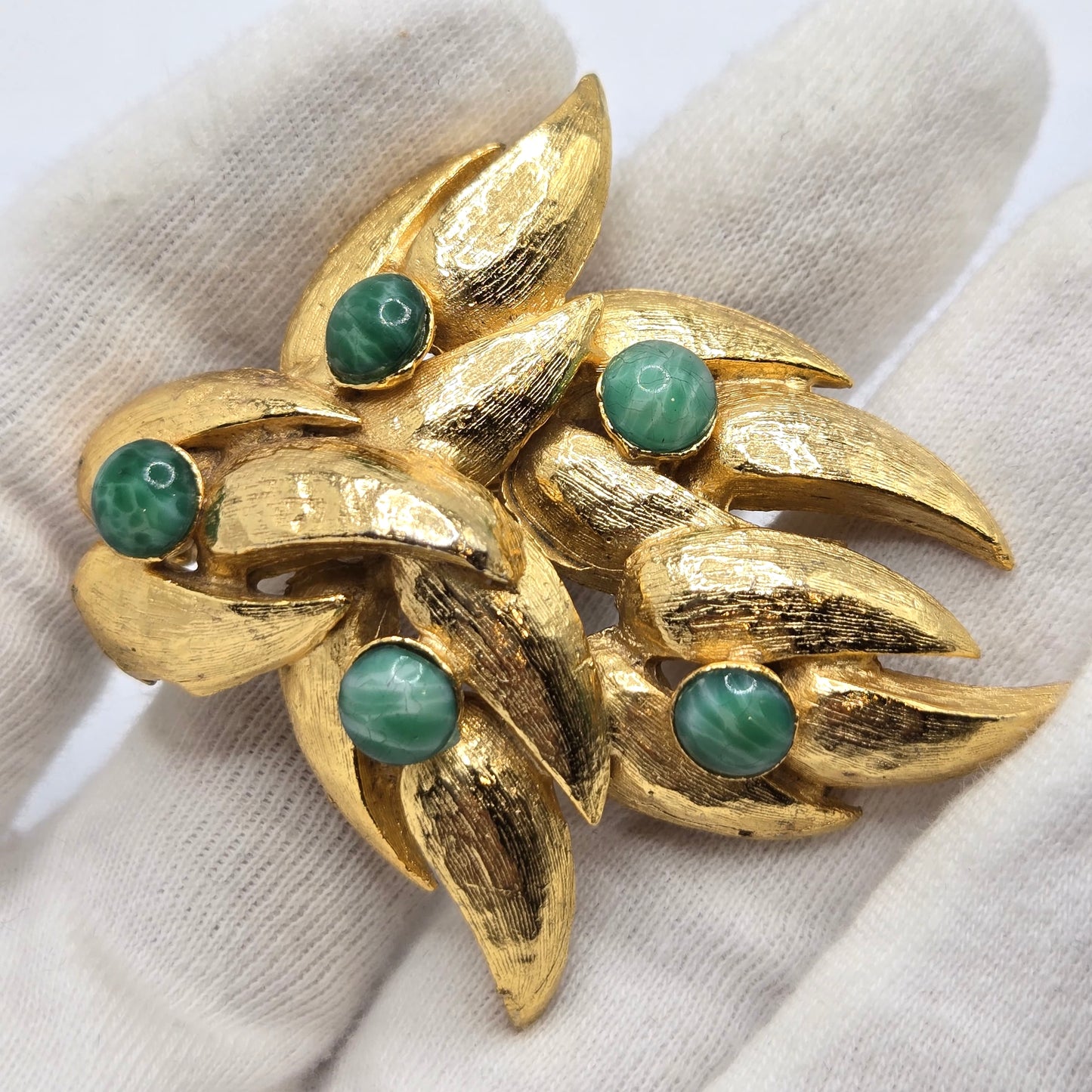 Vintage Designer Runway Beautiful Gold tone with green Faux Jade Brooch Pin