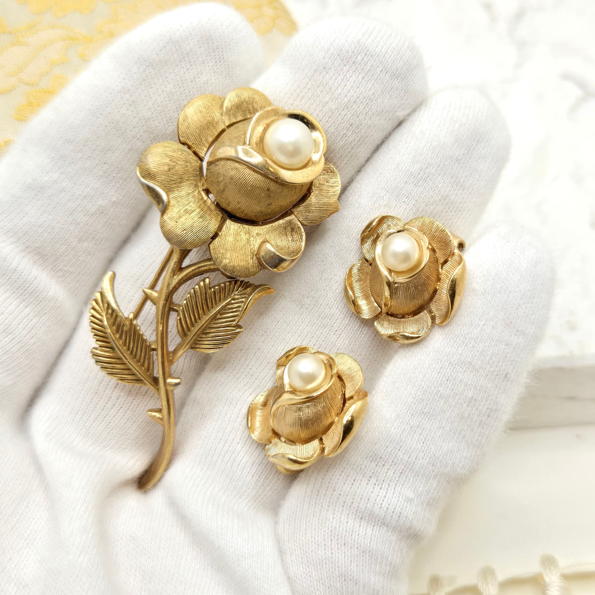 Vintage Trifari Crown Rose Flower Gold Tone Faux Pearl Brooch Pin Clip On Earrings Set