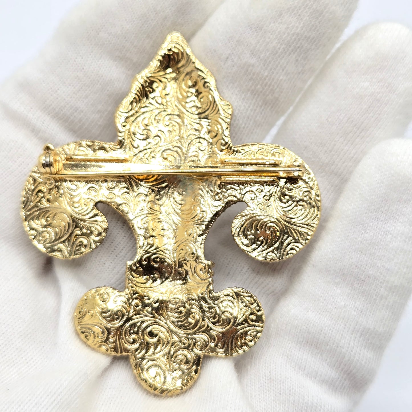 Vintage 1928 FLEUR-DE-LIS Purple Teal Faux Pearls Gold tone Brooch Pin
